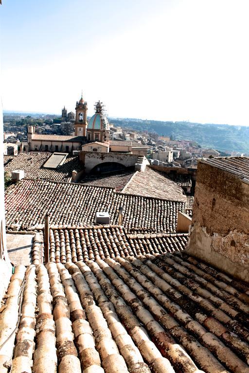 Carruggiu Casavacanze Caltagirone Værelse billede